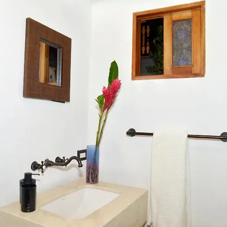 Casa Lyda Hotel *